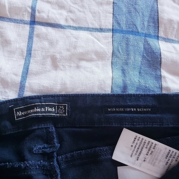 🪴BOGO FREE🪴 NWOT Abercrombie Skinny Pant Size 25 - Picture 3 of 4